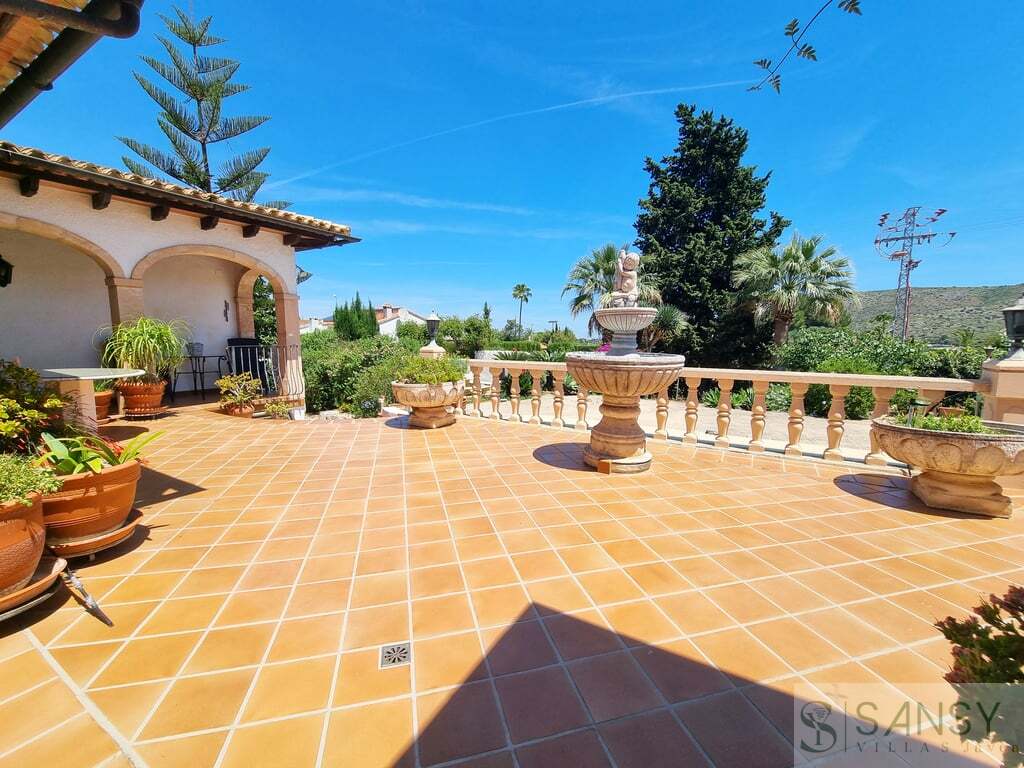 Venta de chalet en Jesús Pobre