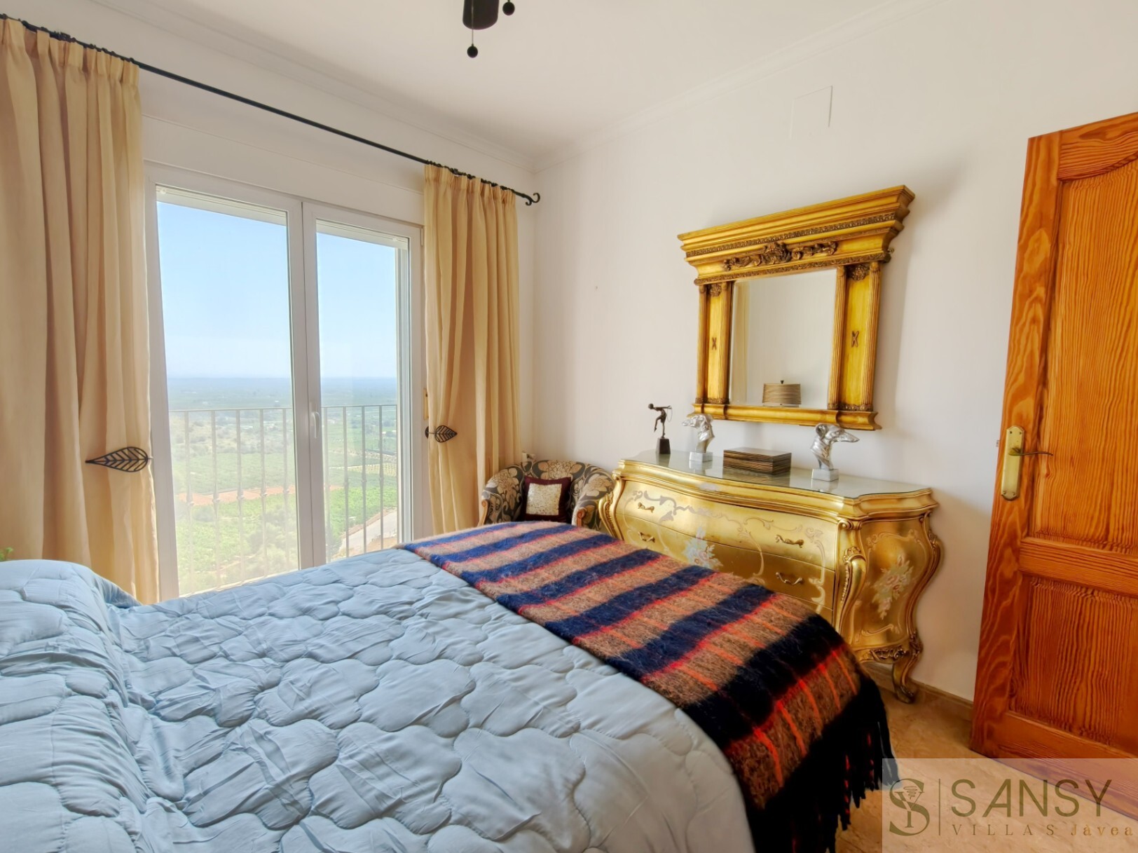 Venta de villa en Pego