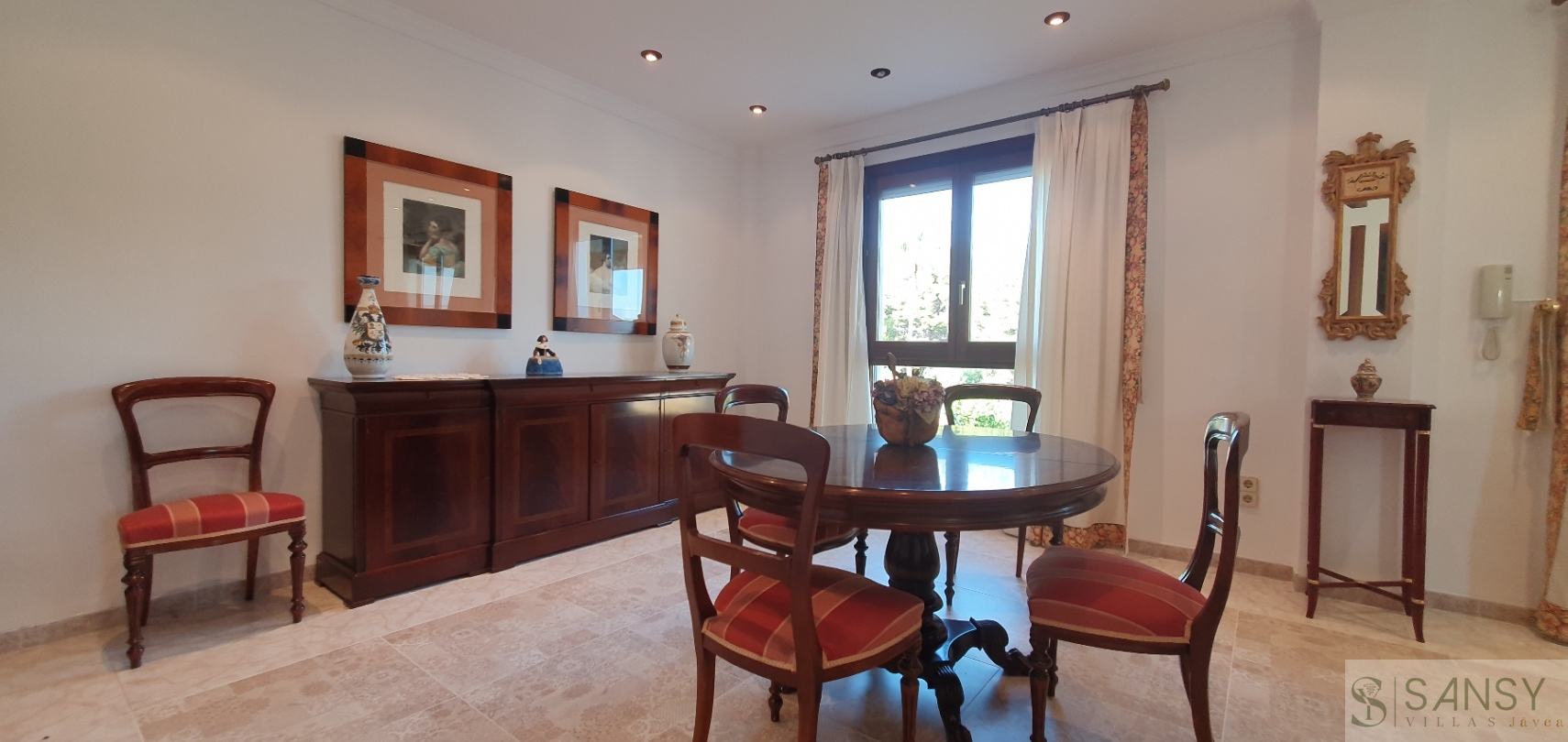 Venta de villa en Oliva