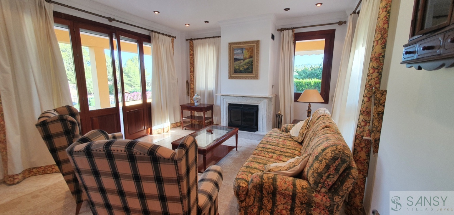 Venta de villa en Oliva