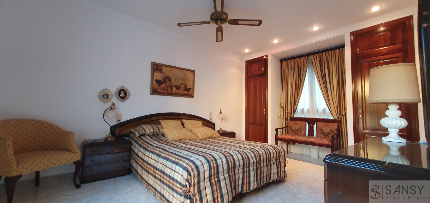 Venta de villa en Oliva