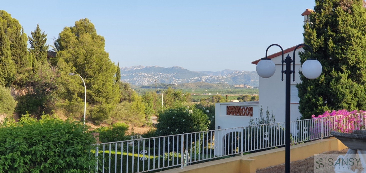 Venta de villa en Oliva