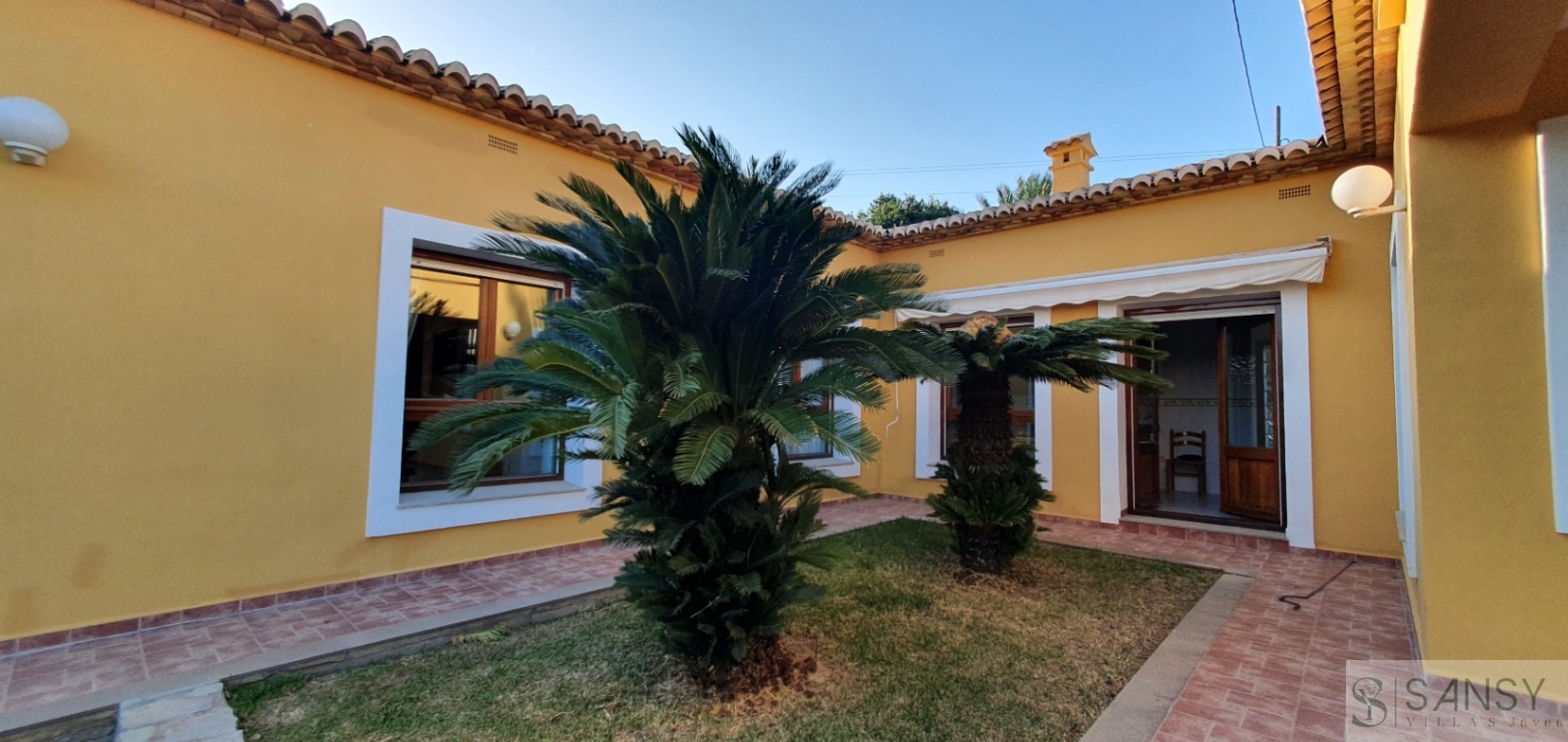 Venta de villa en Oliva