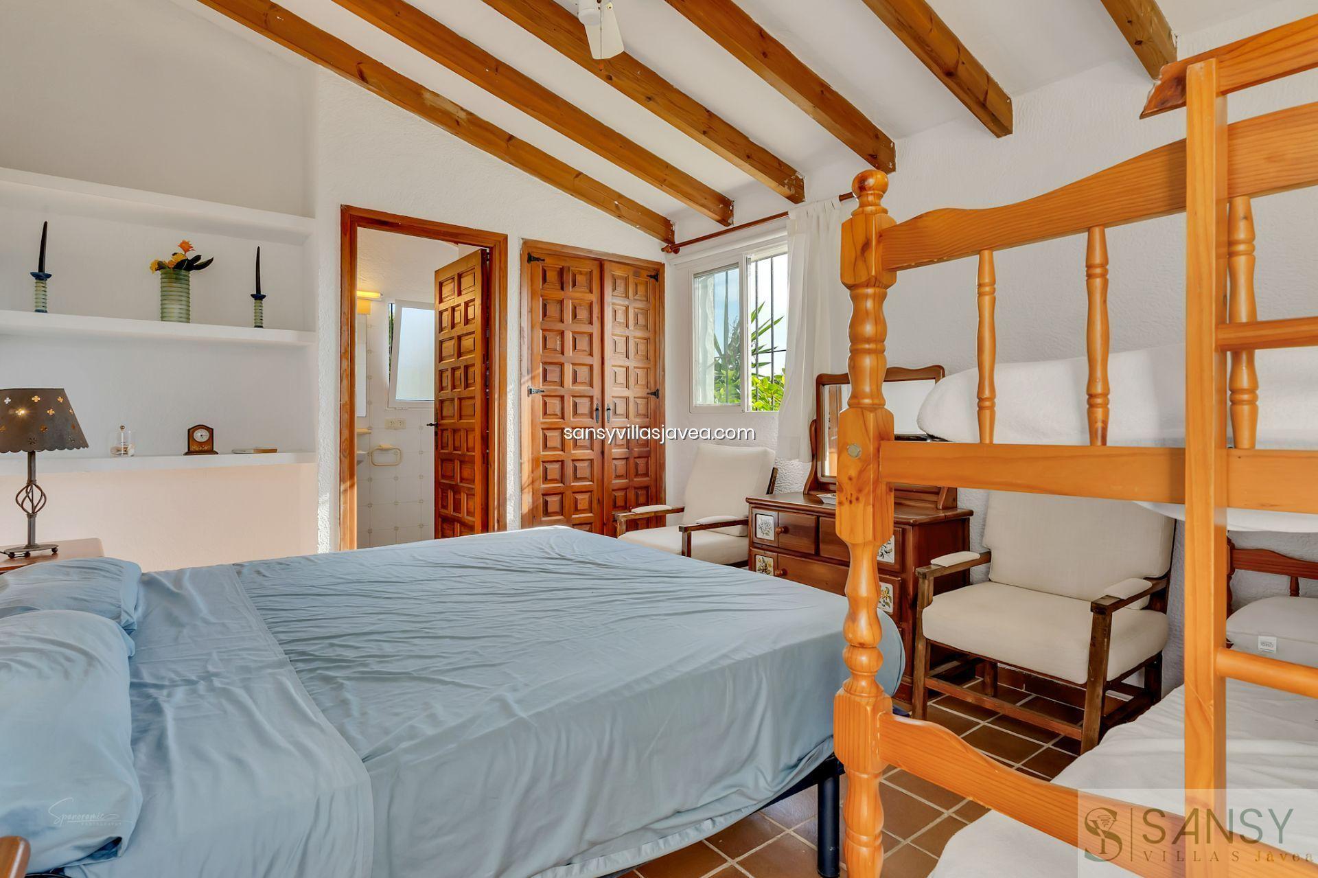 Продажа от

 Виллa на Jávea-Xàbia