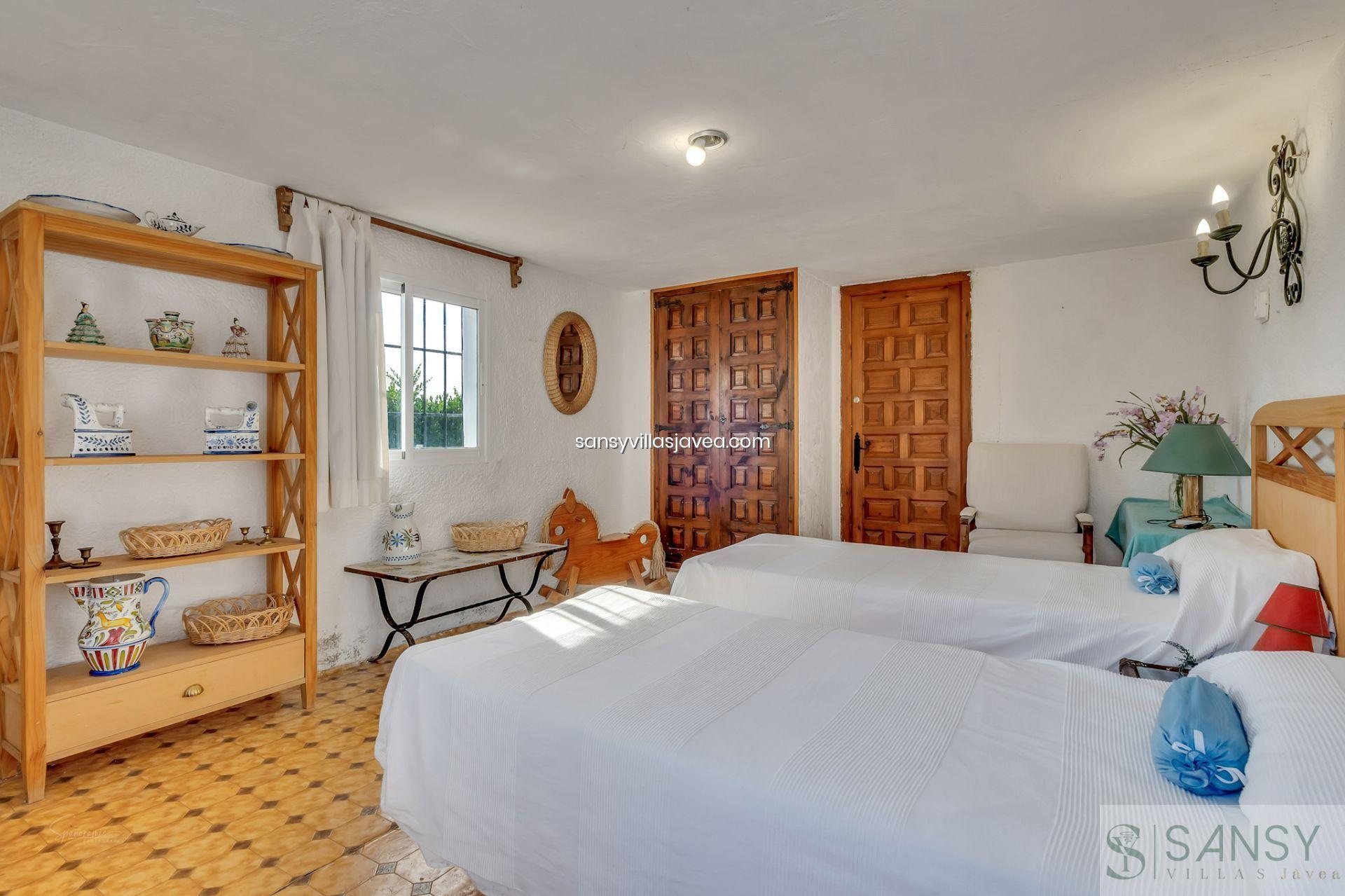 Продажа от

 Виллa на Jávea-Xàbia