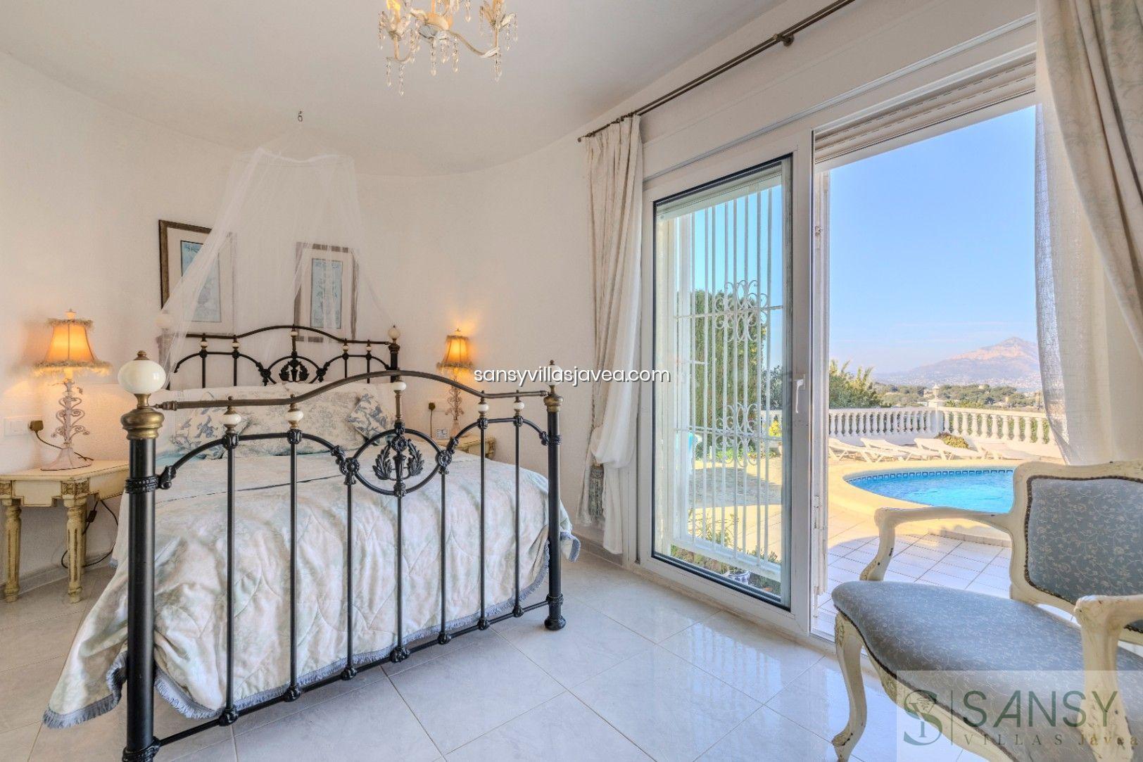 For sale of villa in Jávea-Xàbia