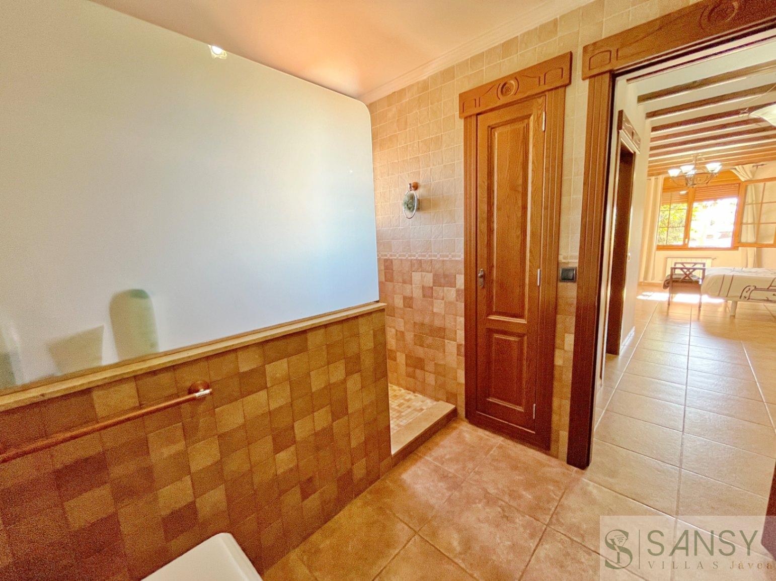 Venta de villa en Piles