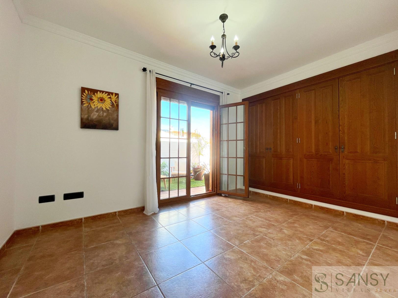 Venta de villa en Piles