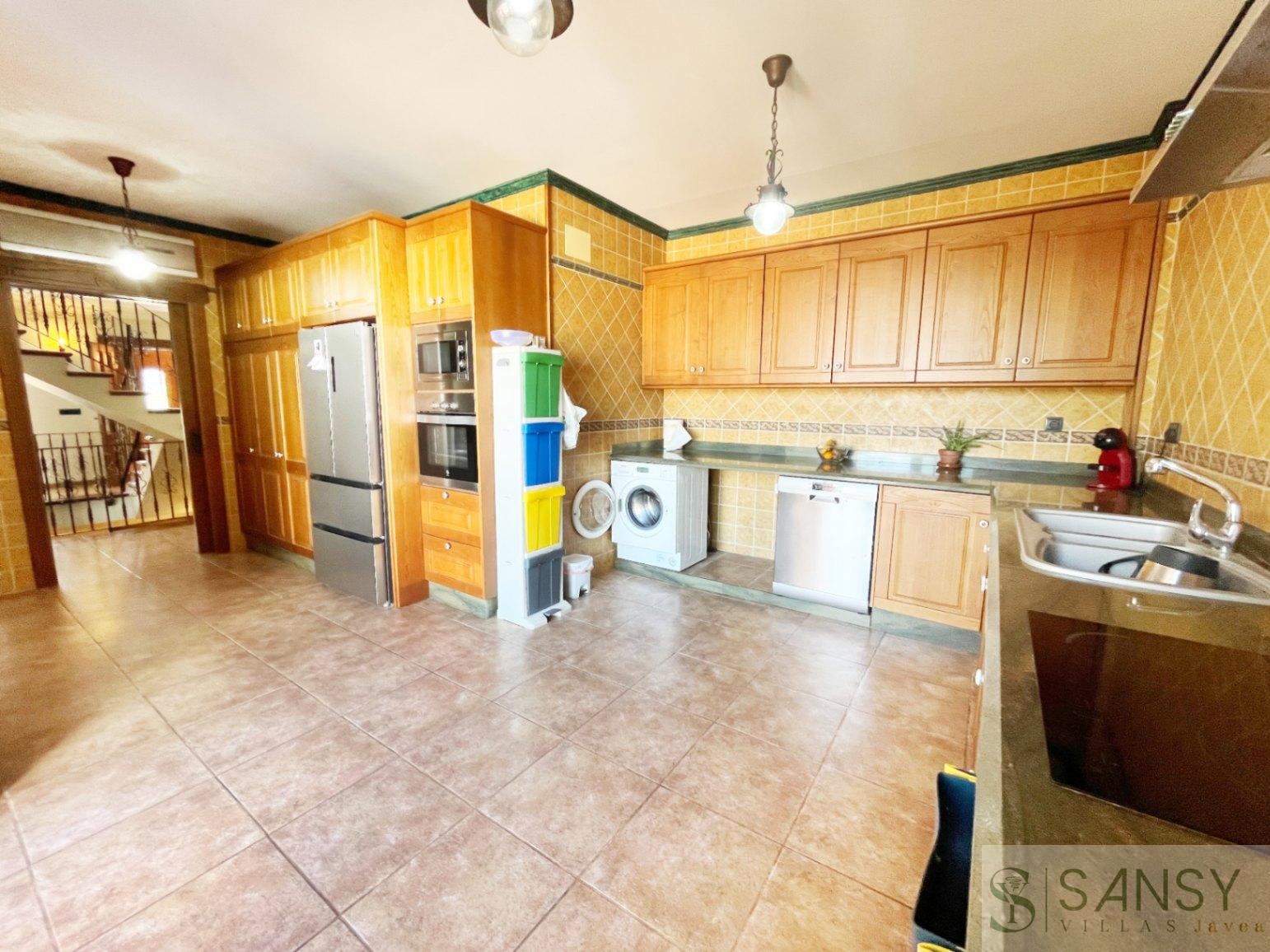 Venta de villa en Piles