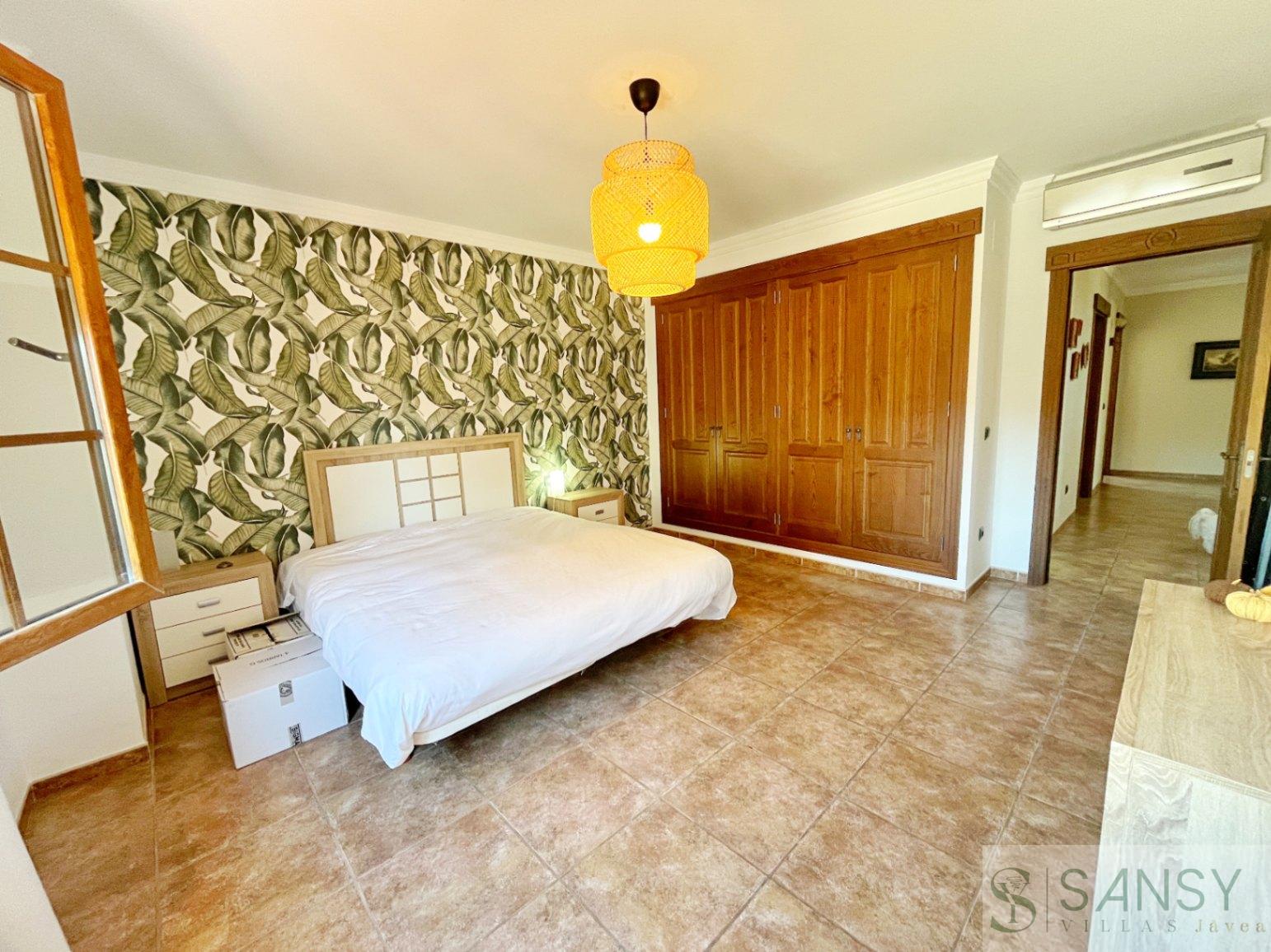 Venta de villa en Piles