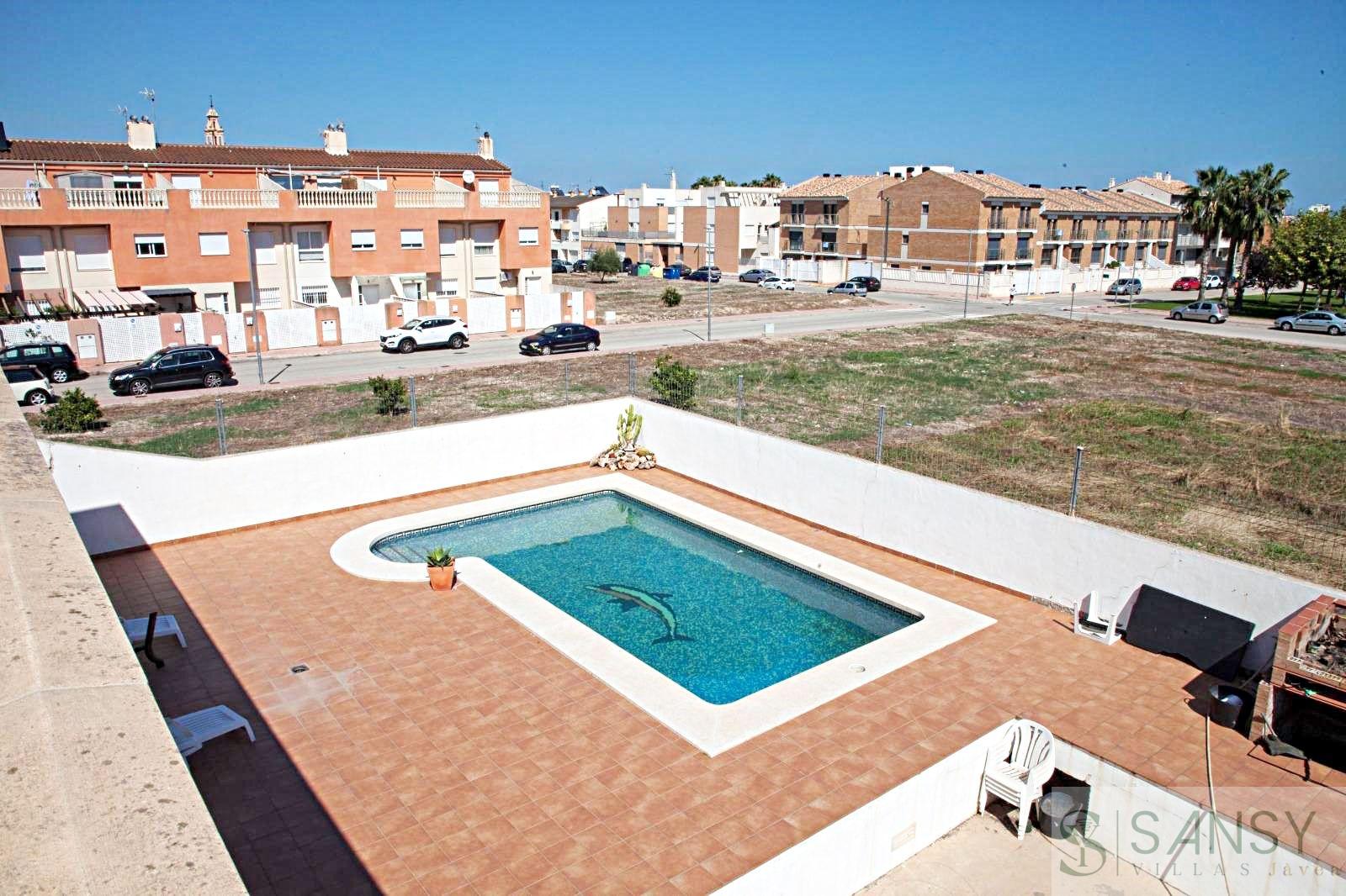 Venta de villa en Piles