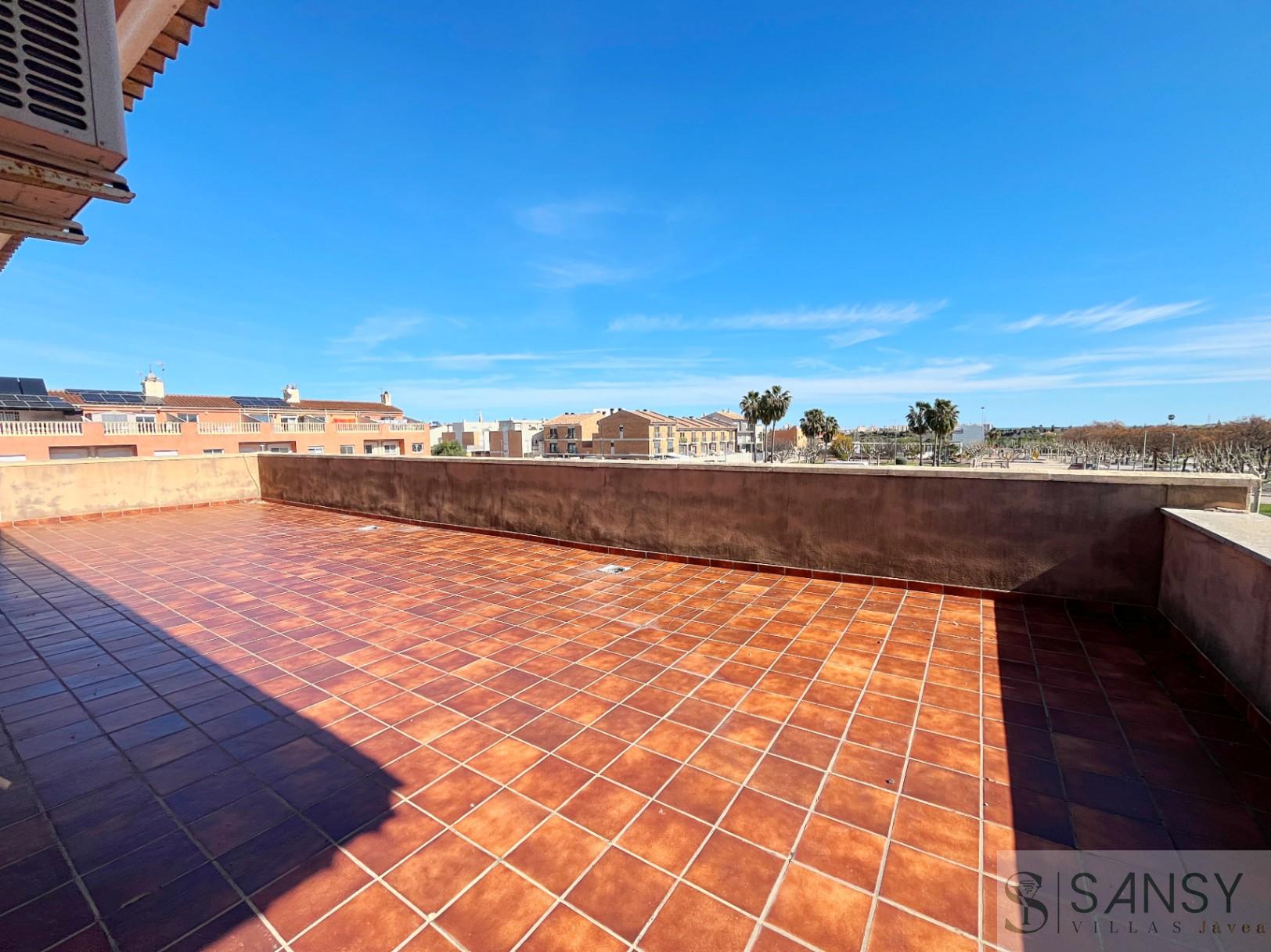 Venta de villa en Piles