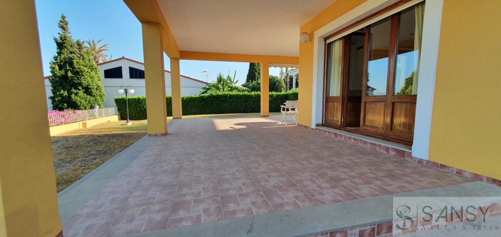 Venta de villa en Oliva