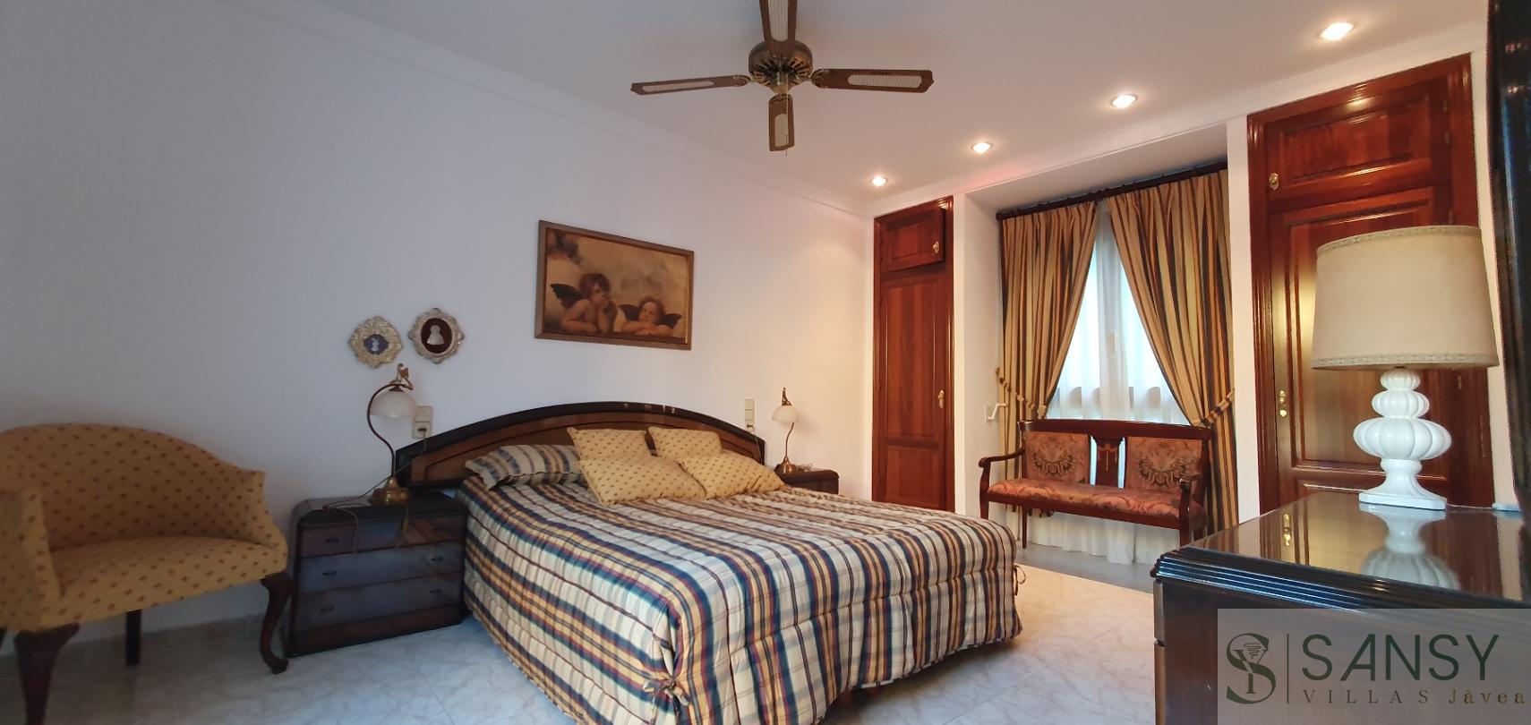 Venta de villa en Oliva