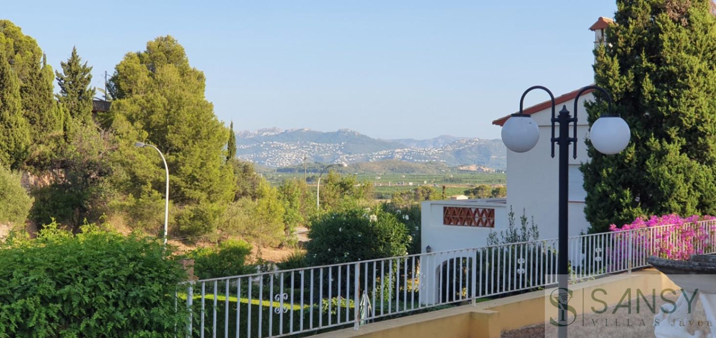 Venta de villa en Oliva
