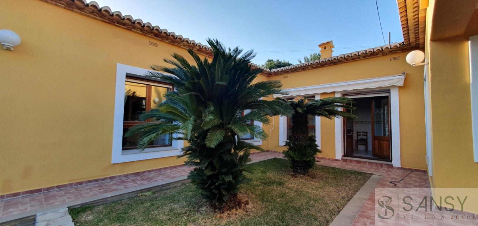 Venta de villa en Oliva