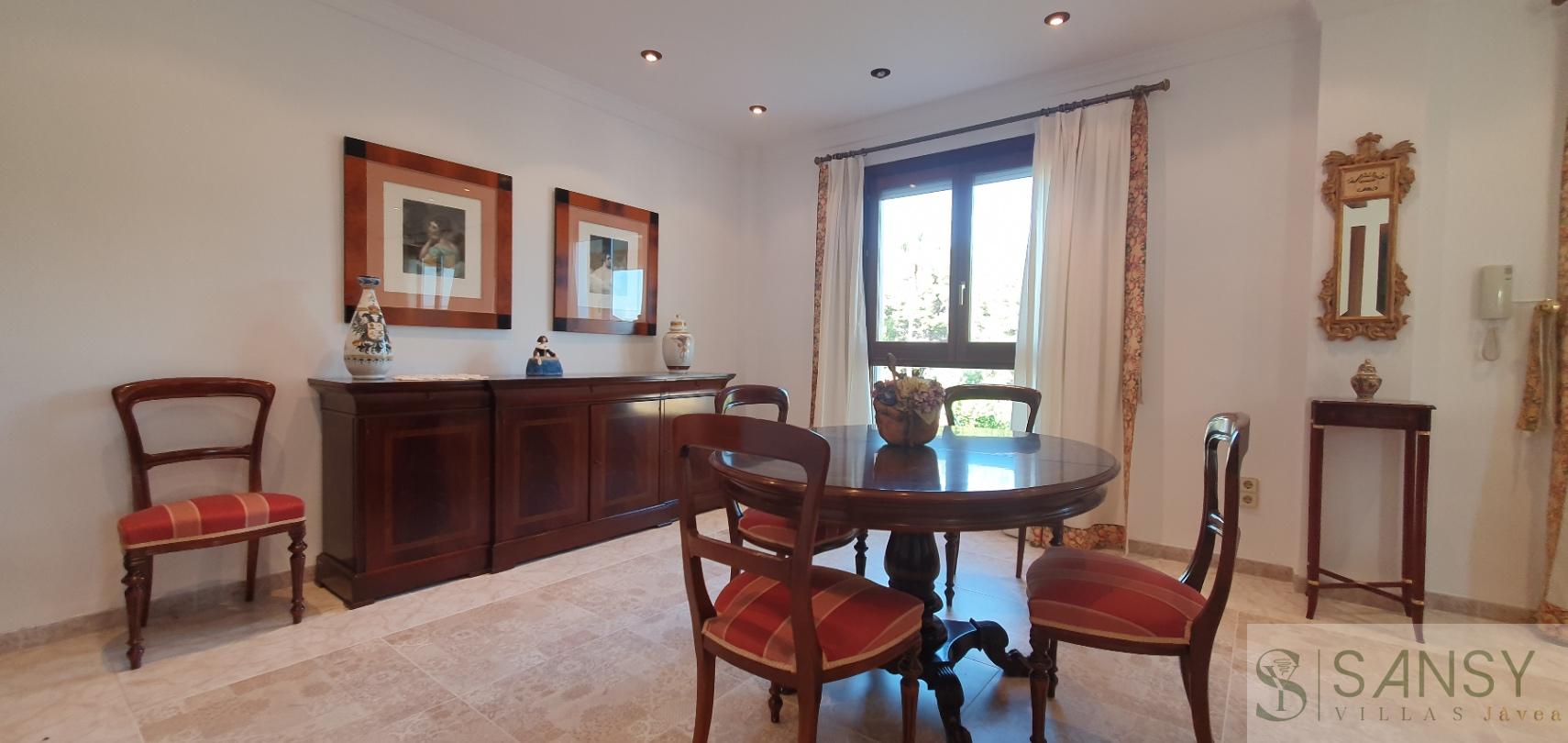 Venta de villa en Oliva