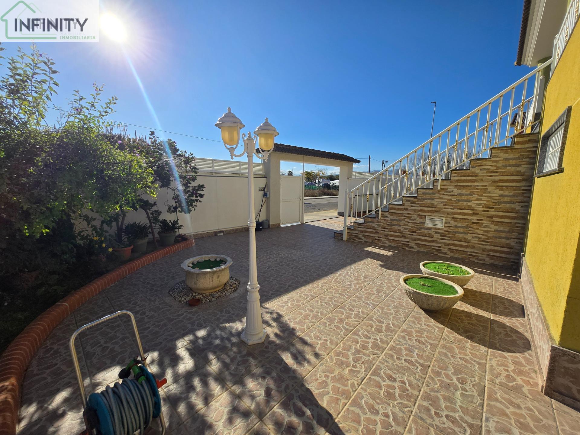 Venta de villa en Daimús