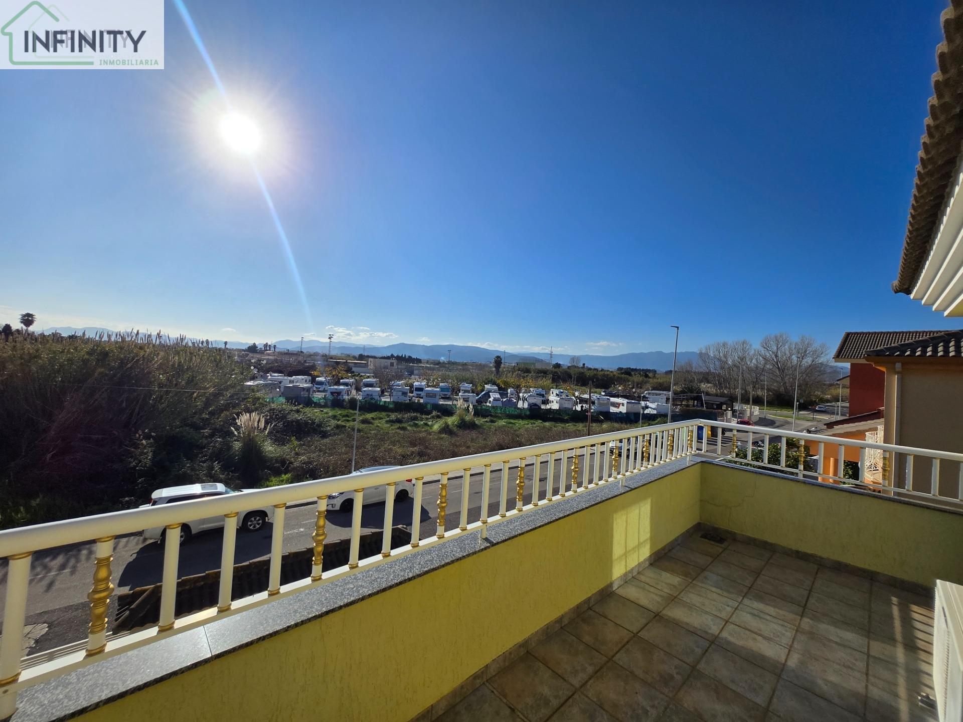 Venta de villa en Daimús