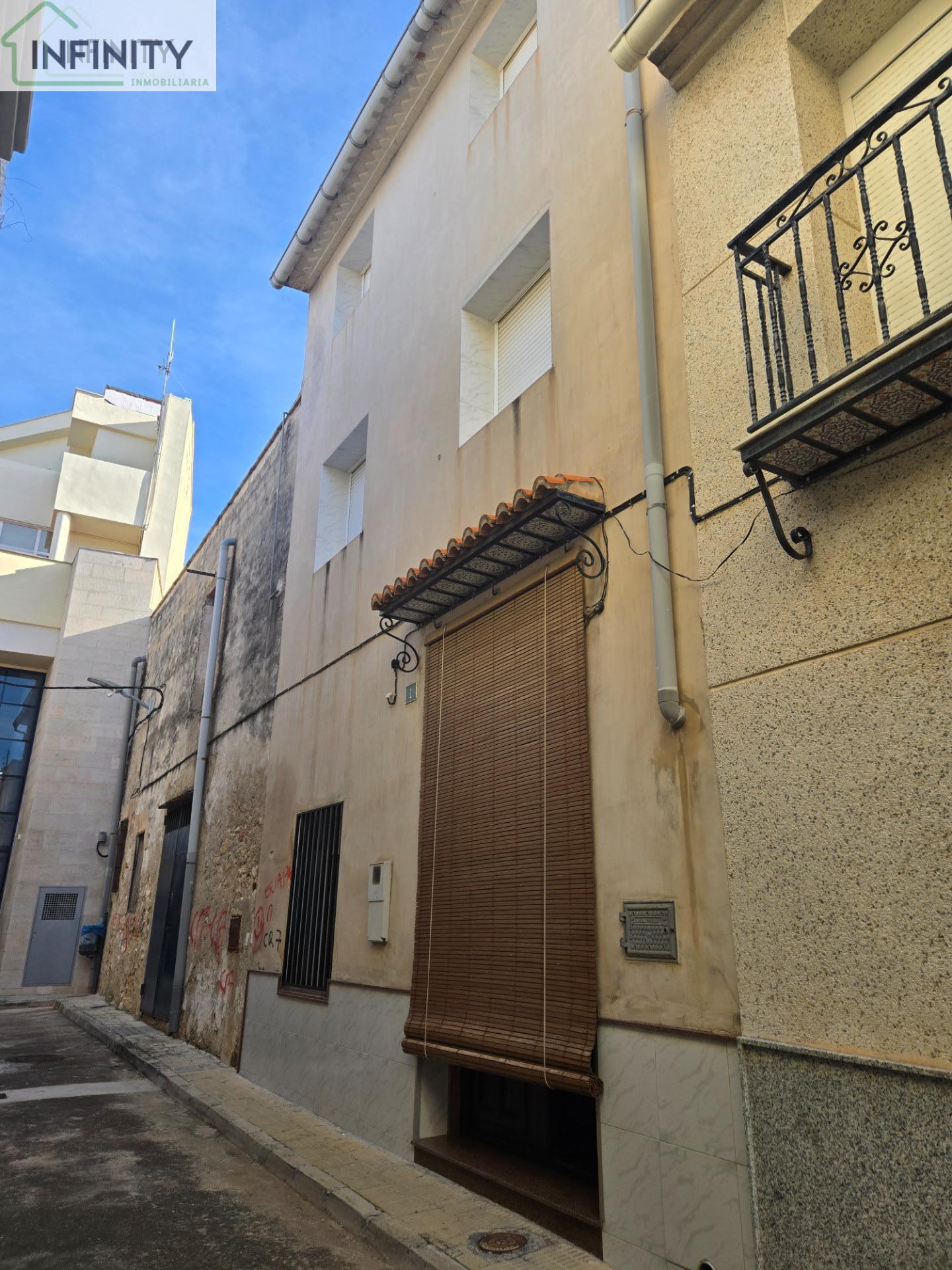 Venta de casa en La Font d en Carròs