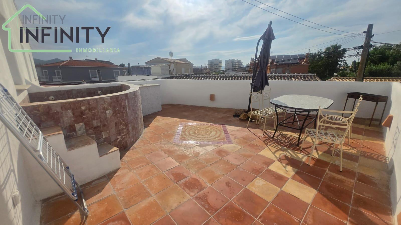 Venta de casa en Oliva