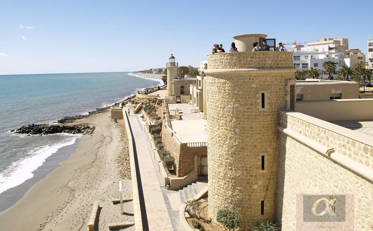 Venta de terreno en Roquetas de Mar