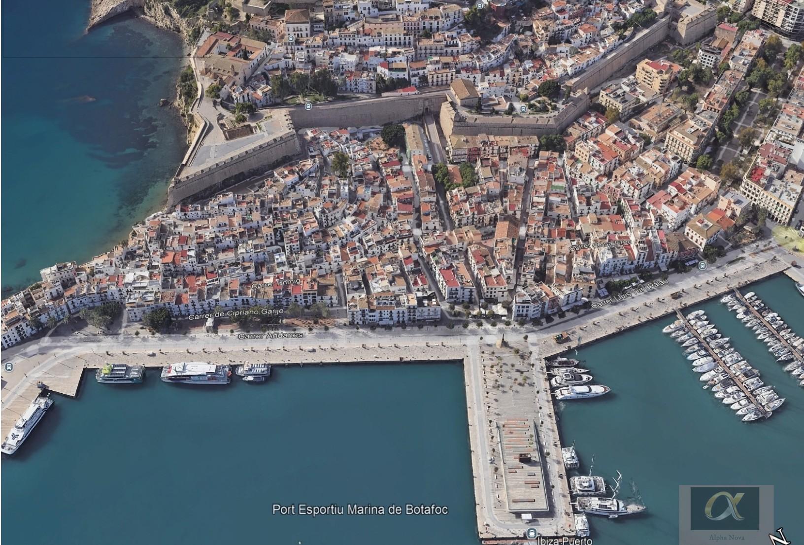 Venta de edificio en Ibiza