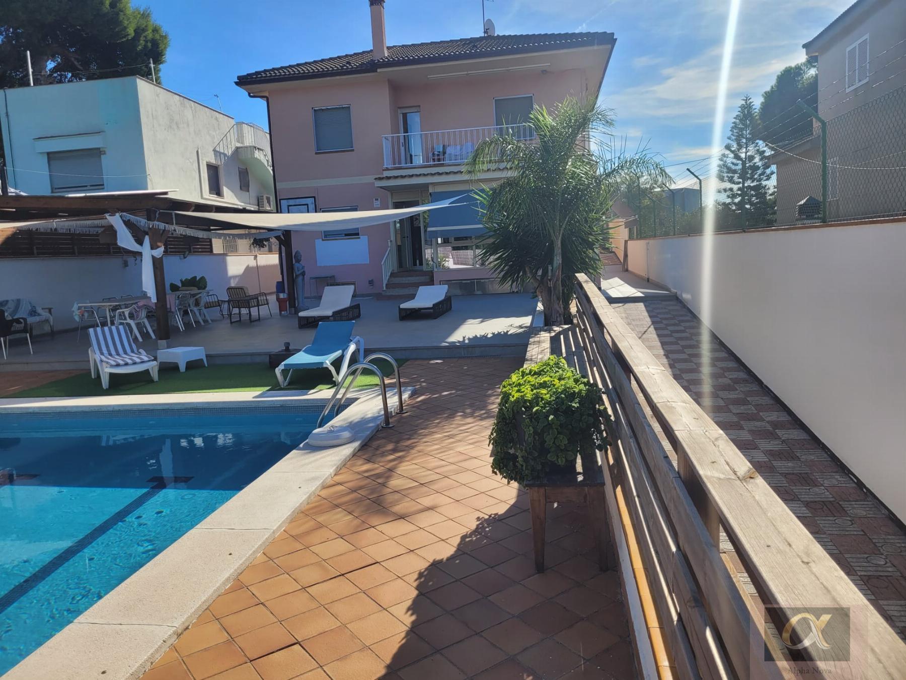 Venta de chalet en Badalona