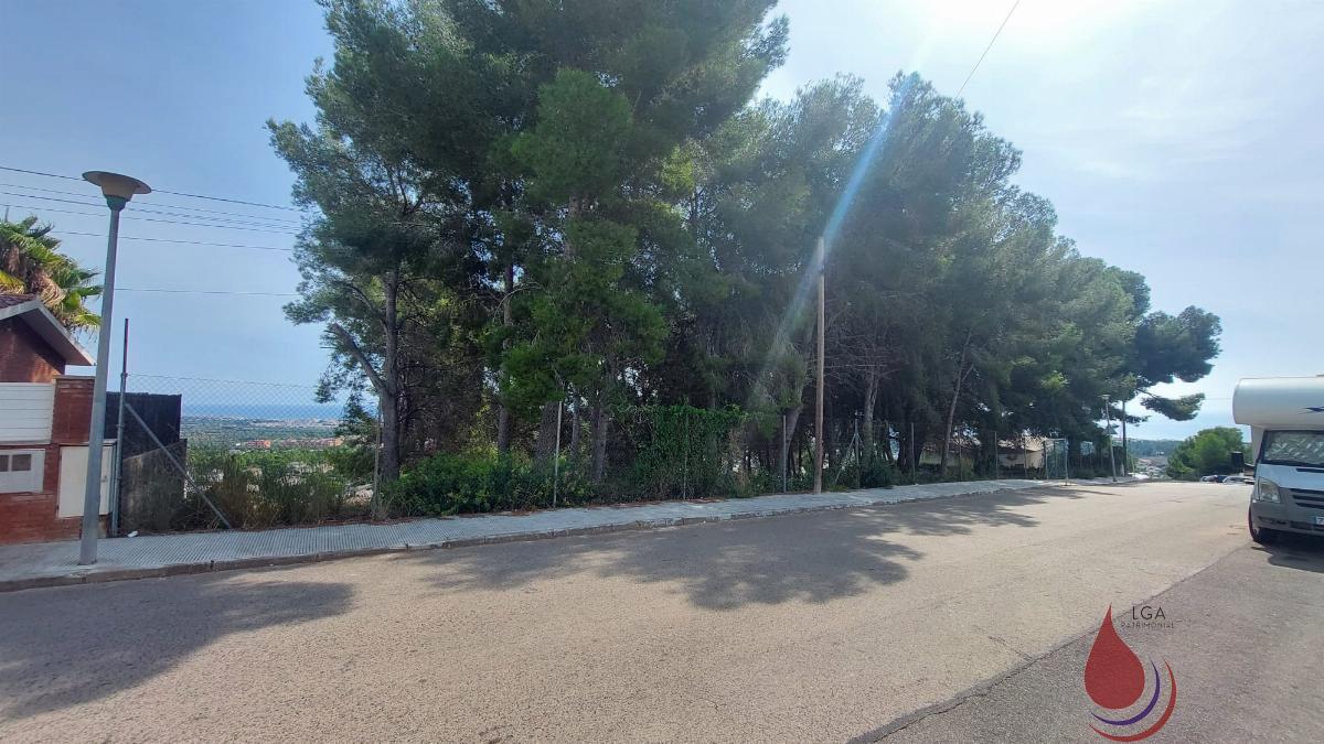 Venta de terreno en Coma - Ruga