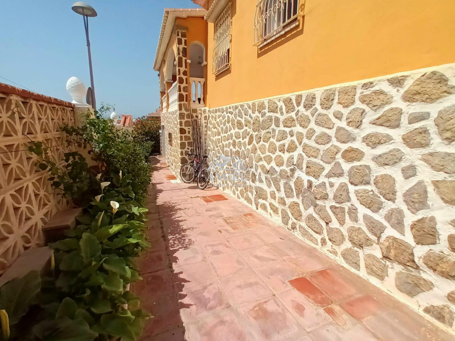 Venta de casa en Rincón de la Victoria