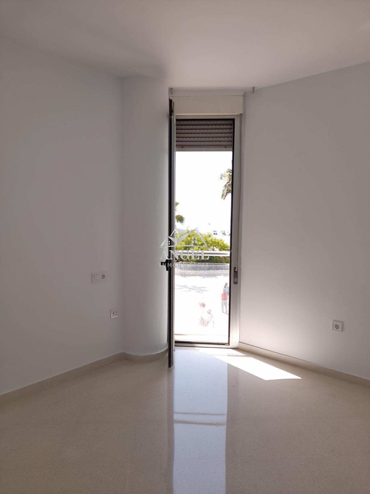 Venta de piso en Caleta de Vélez