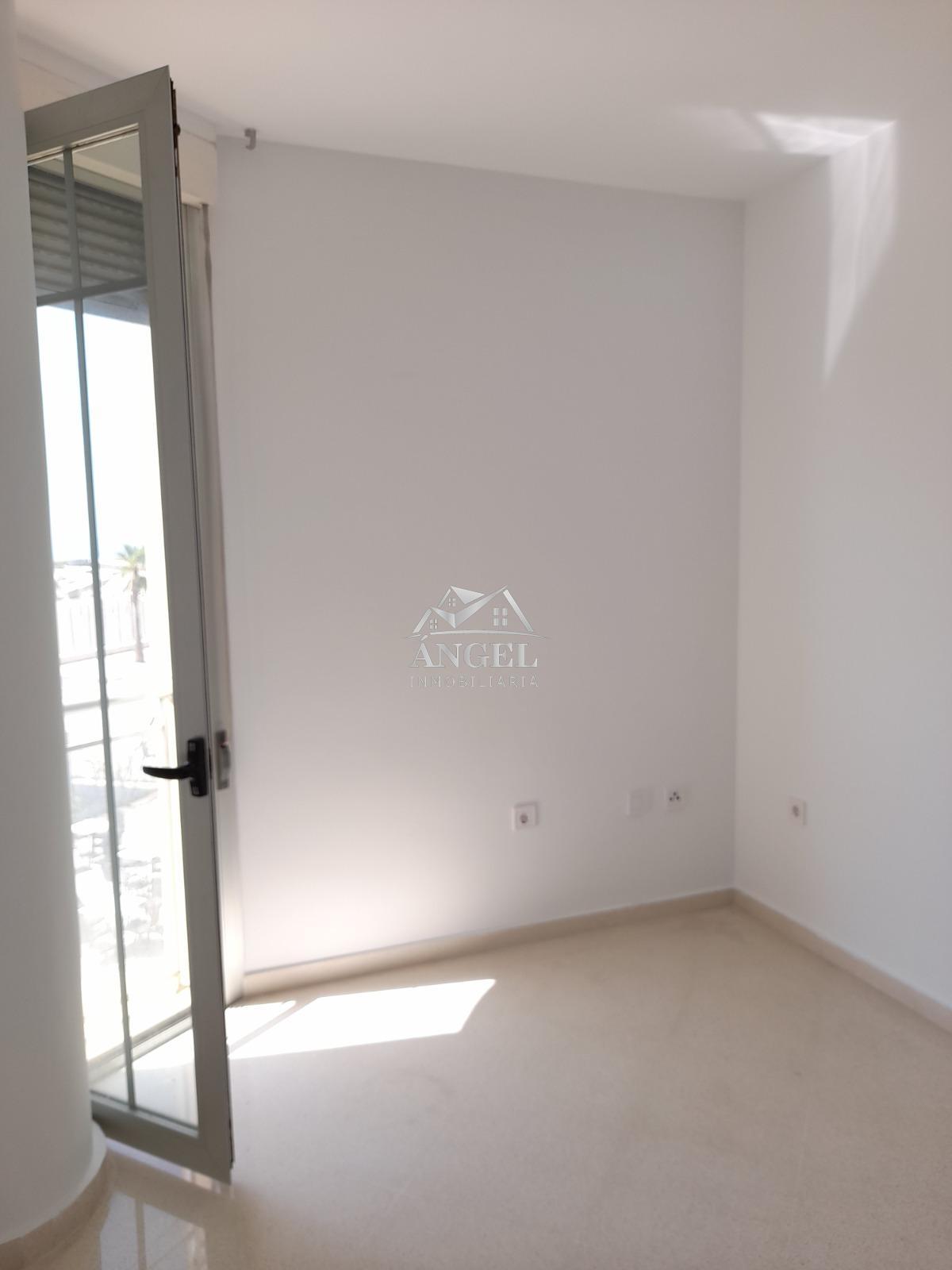 Venta de piso en Caleta de Vélez