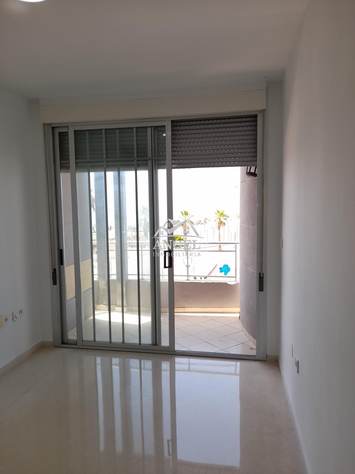 Venta de piso en Caleta de Vélez