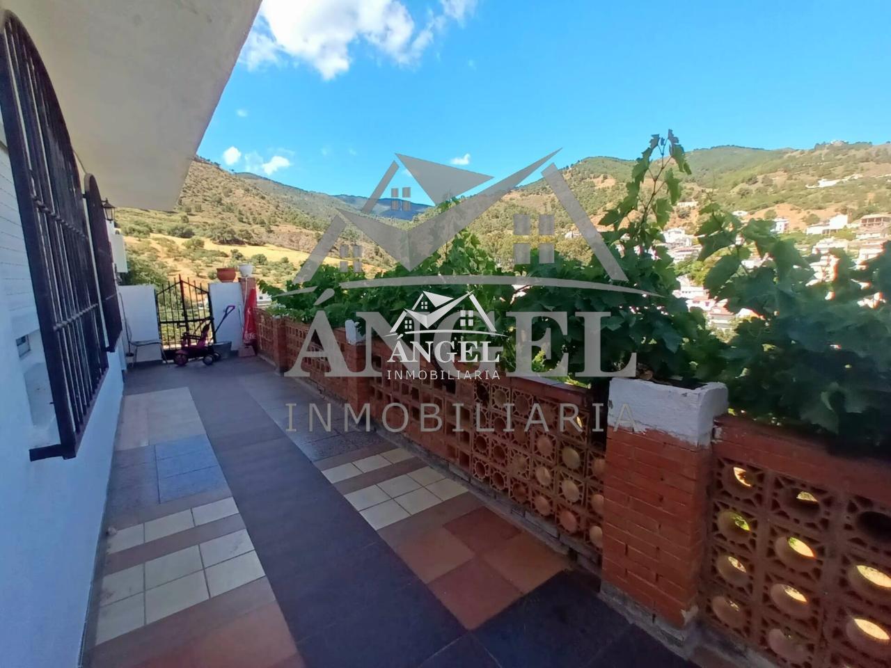 Venta de casa en Tolox