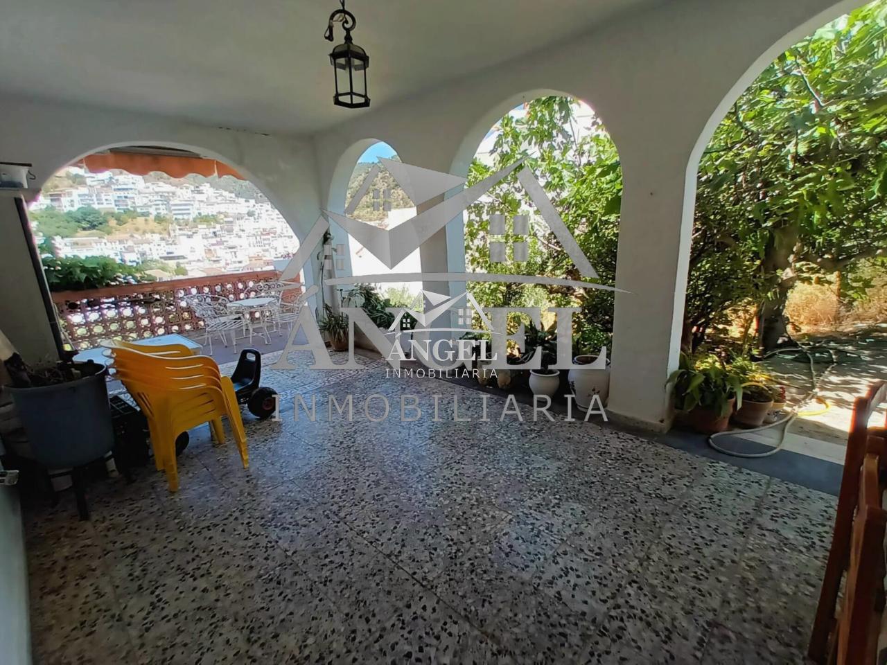 Venta de casa en Tolox