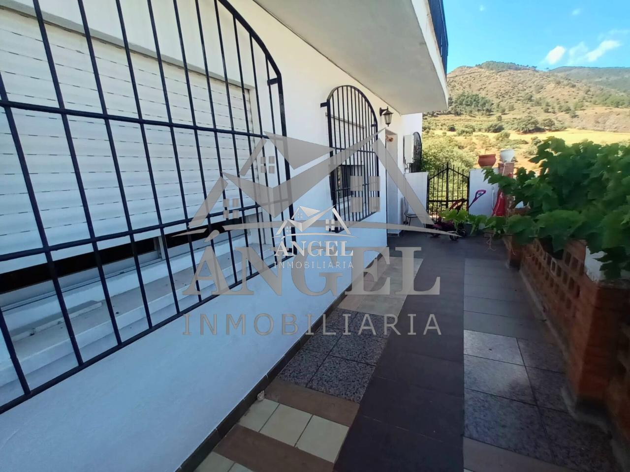 Venta de casa en Tolox