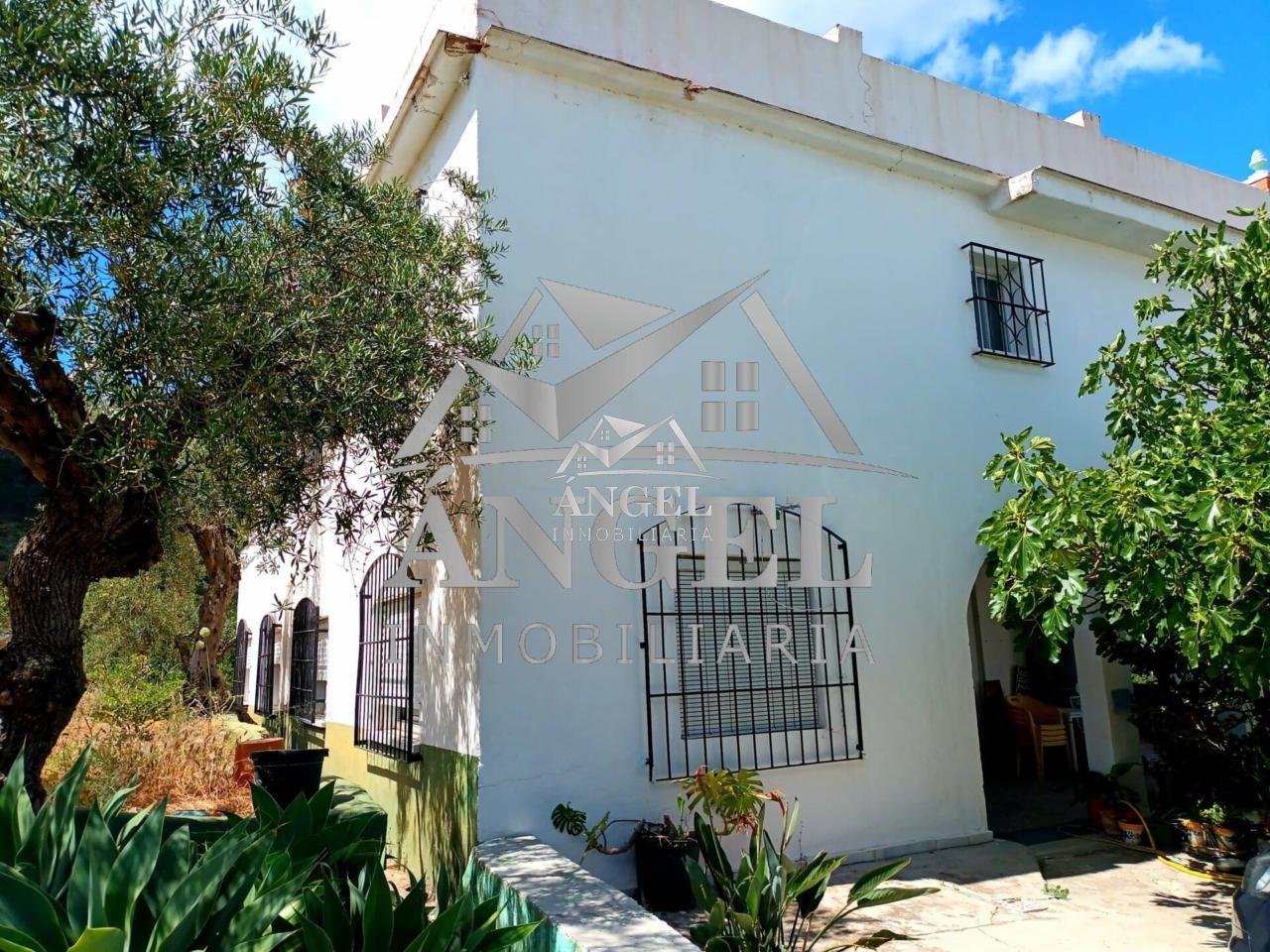 Venta de casa en Tolox