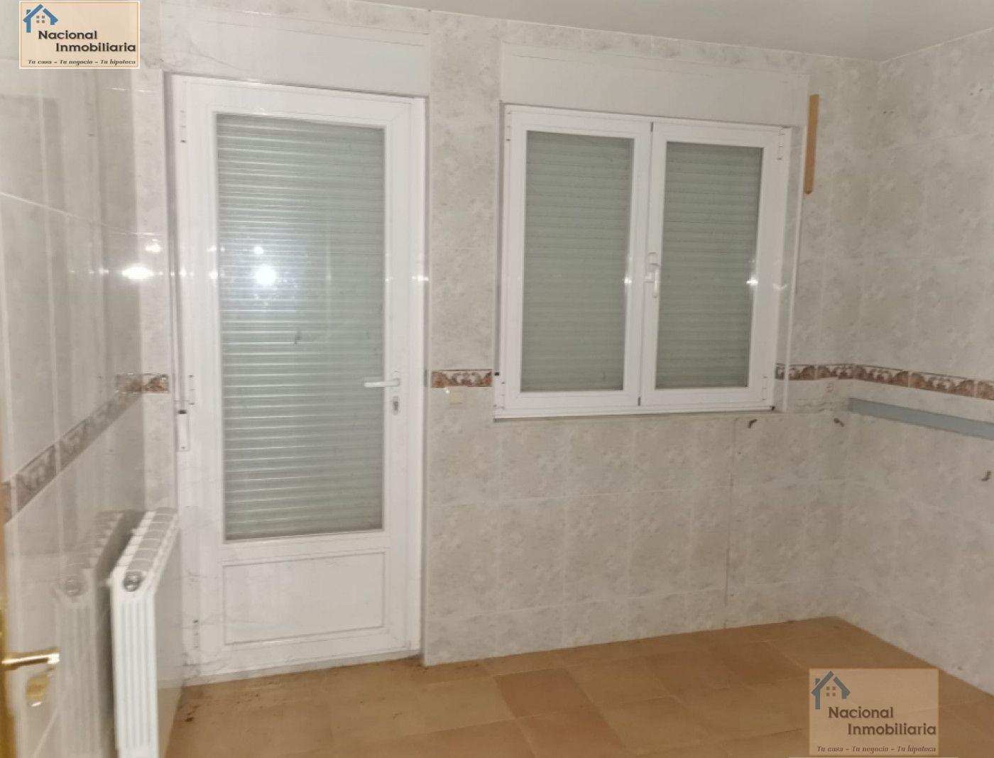For sale of house in Velayos