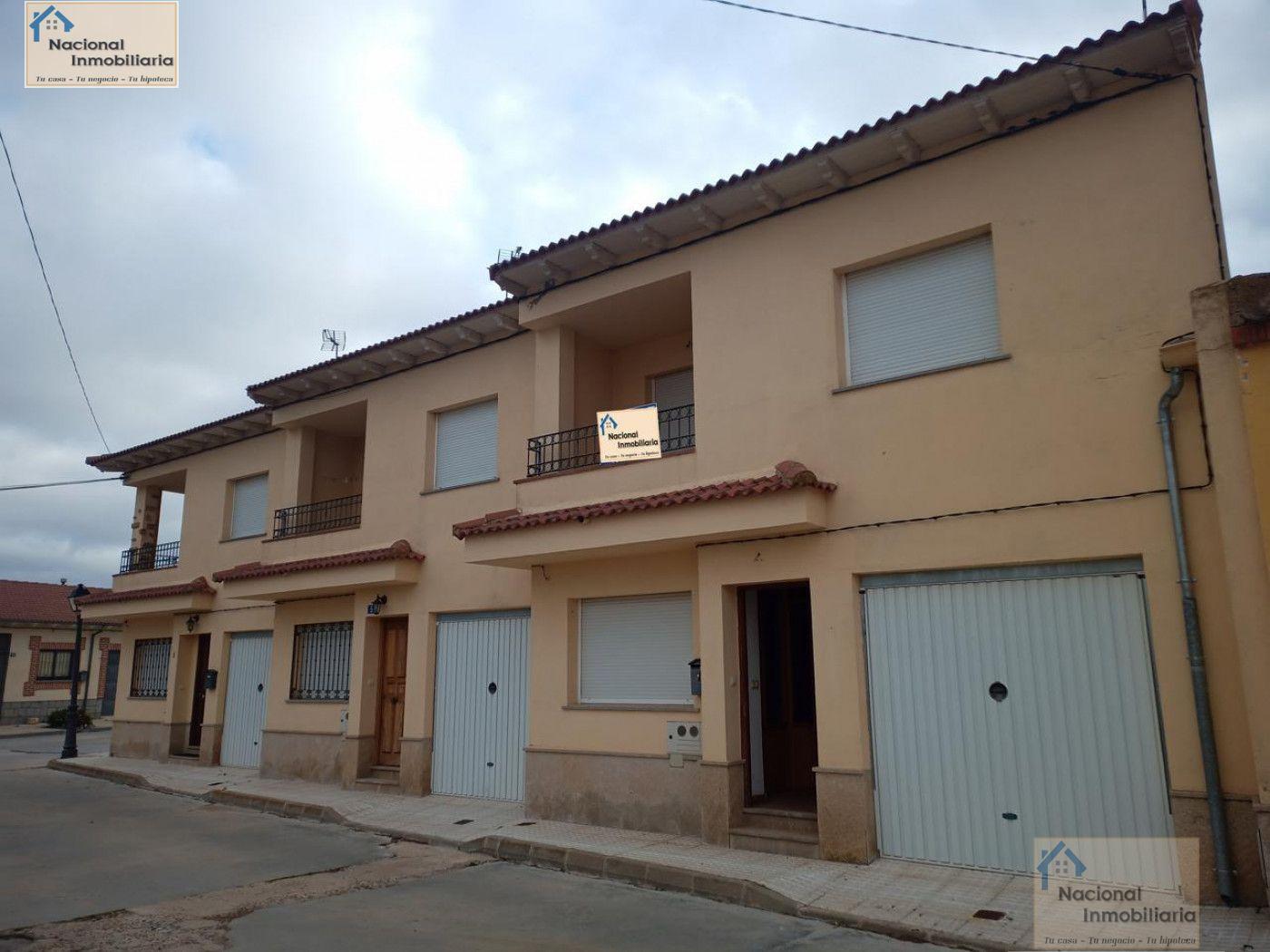 For sale of house in Velayos