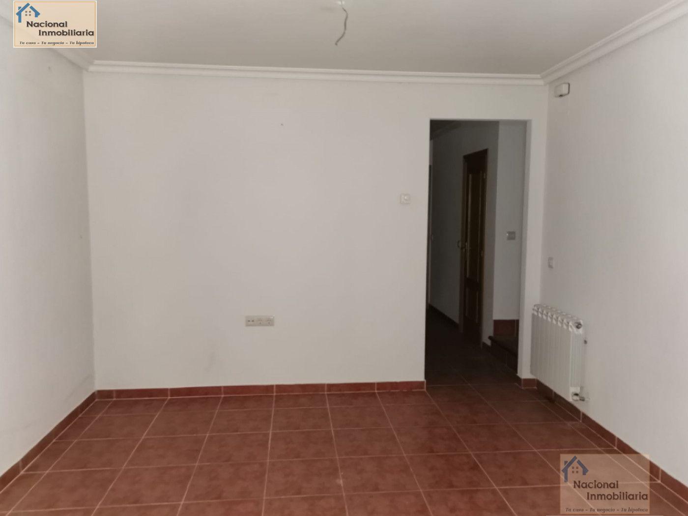 For sale of house in Velayos