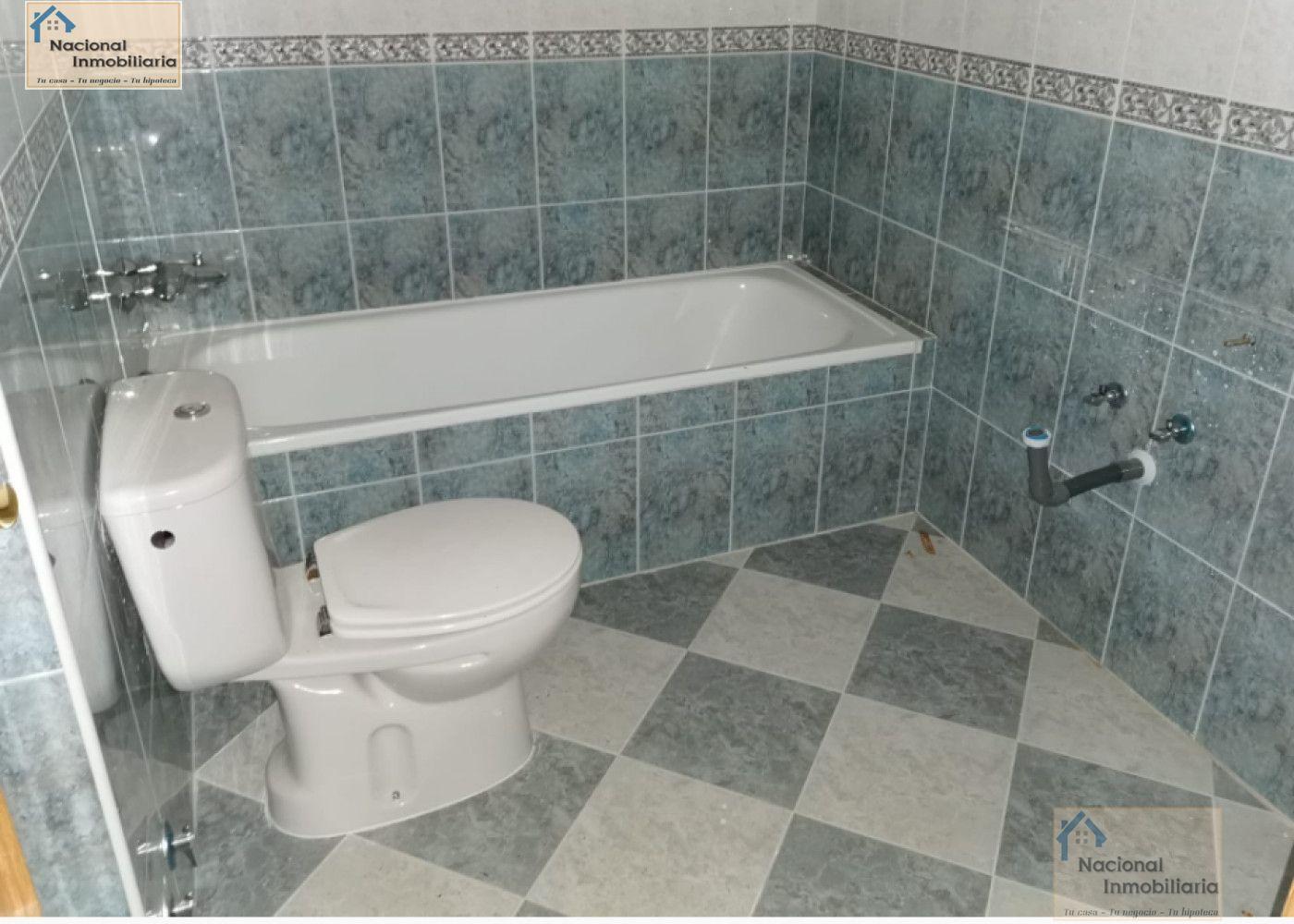 For sale of house in Velayos