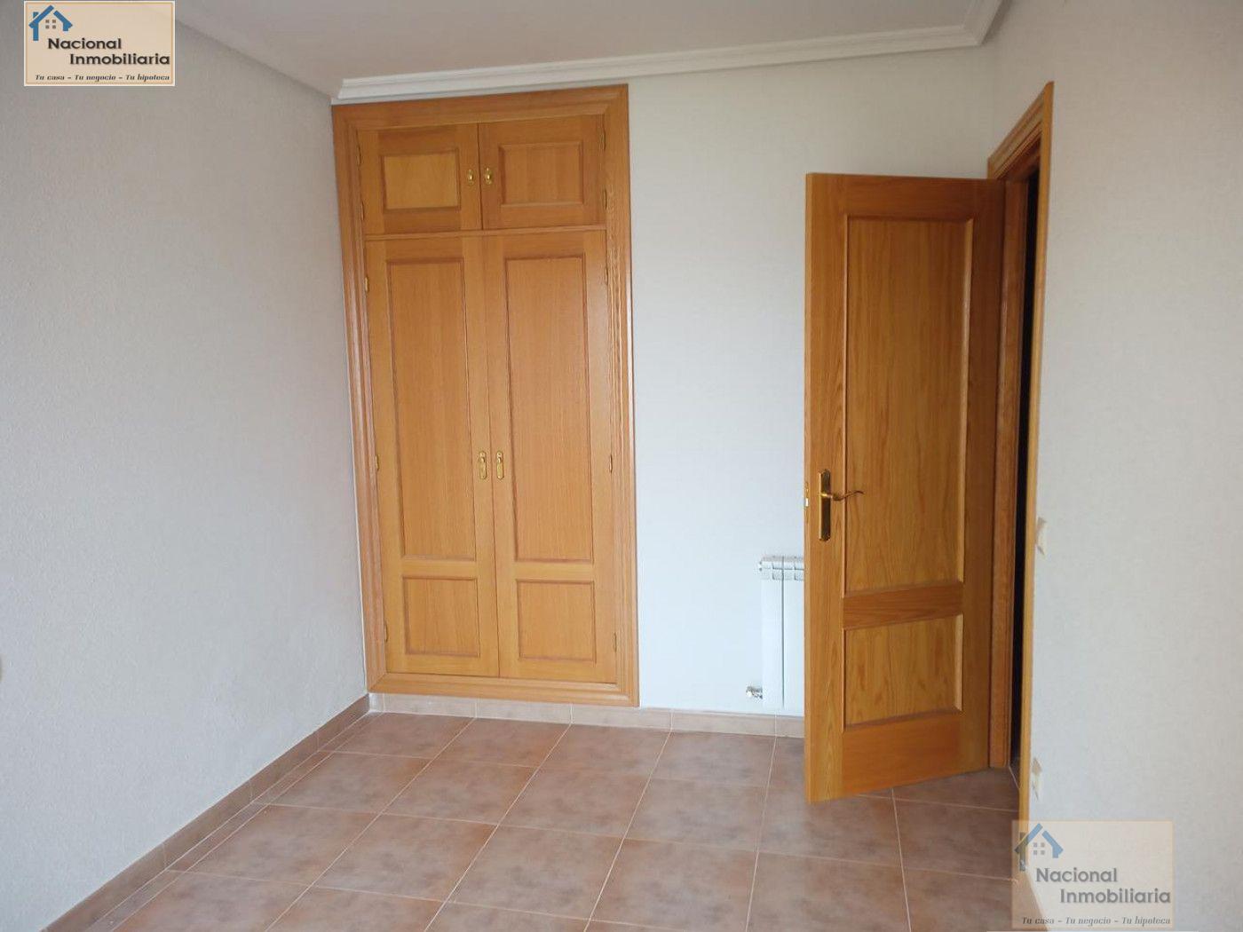 For sale of house in Velayos