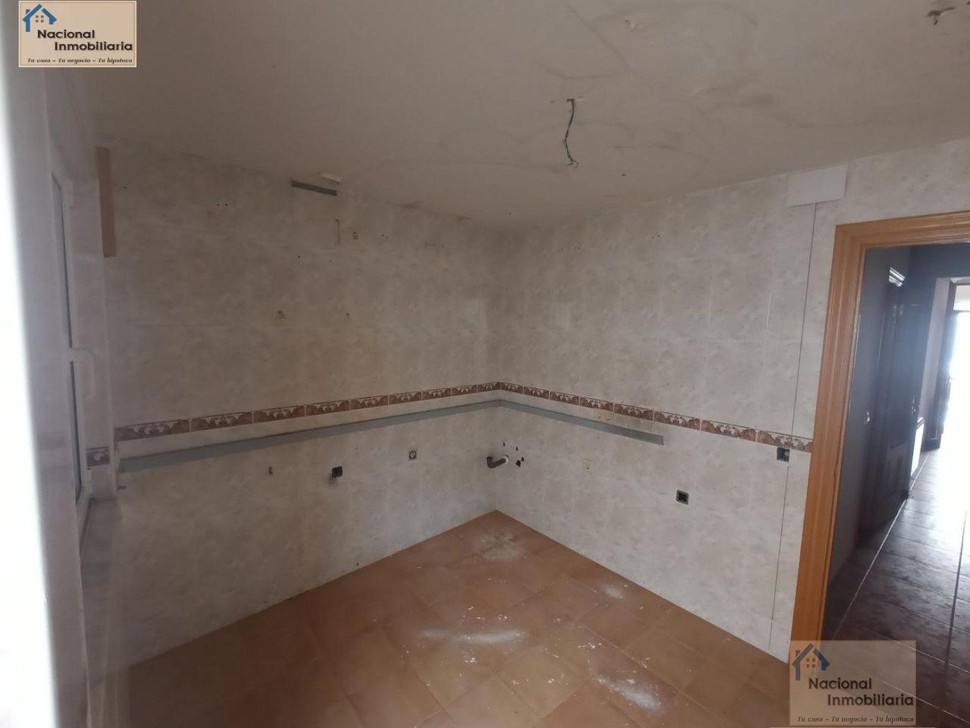 For sale of house in Velayos