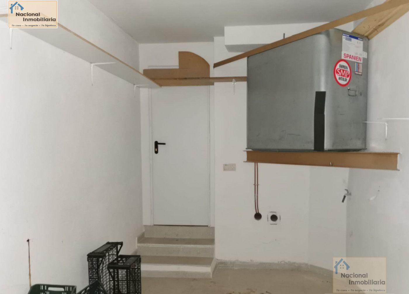 For sale of house in Velayos