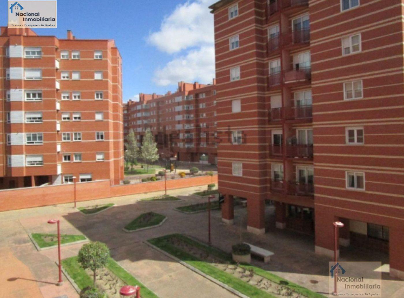 For sale of flat in Valladolid