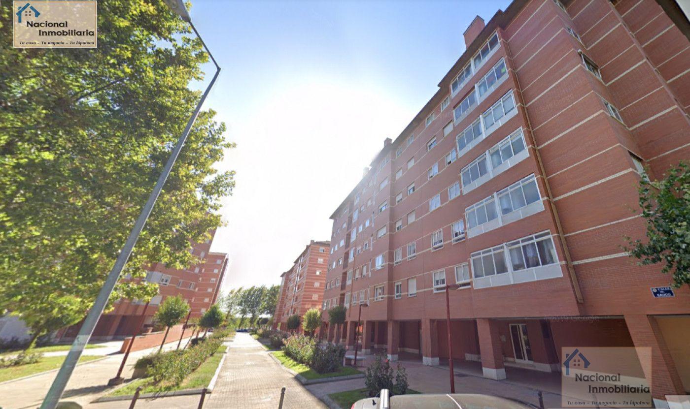 For sale of flat in Valladolid