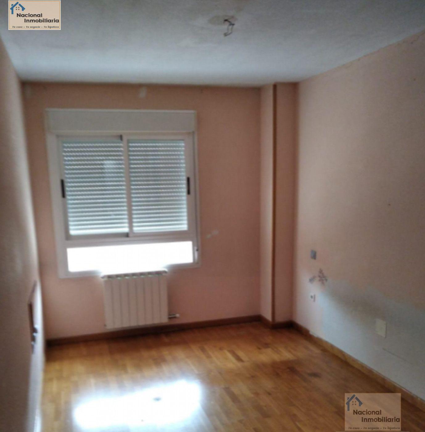 For sale of flat in Valladolid