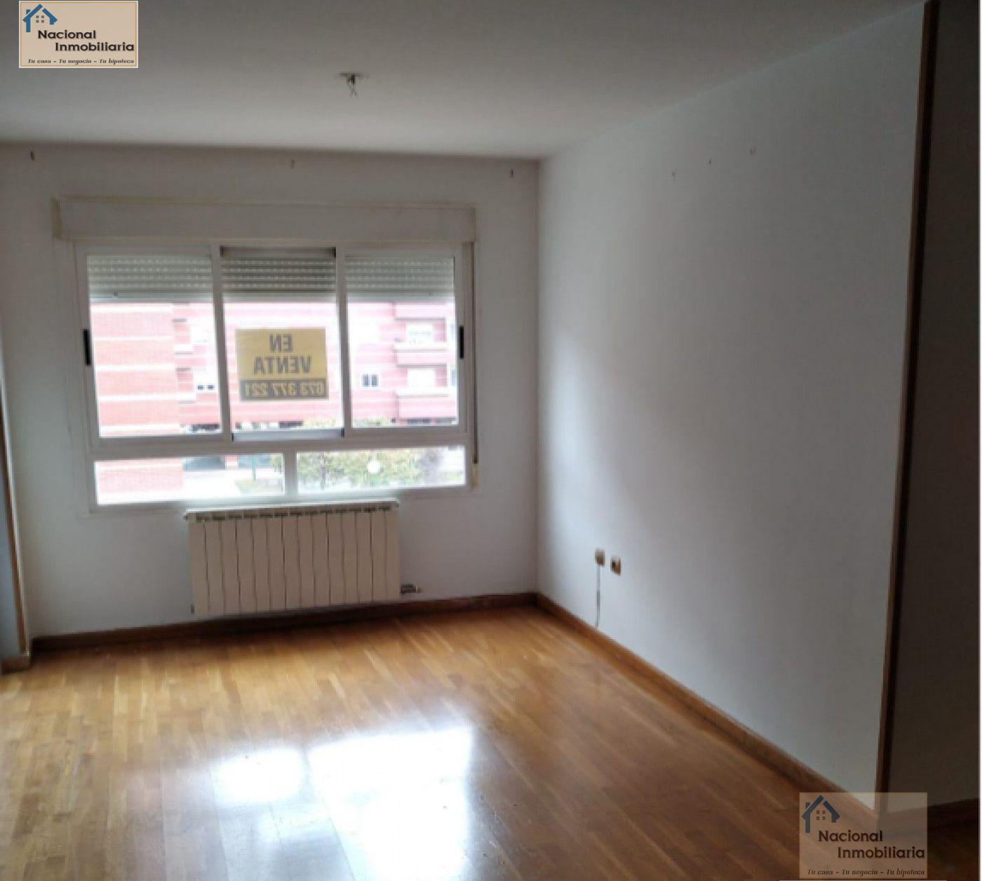 For sale of flat in Valladolid