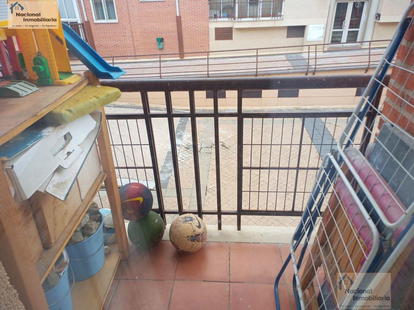 For sale of flat in Segovia