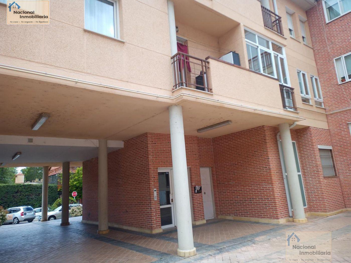 For sale of flat in Segovia